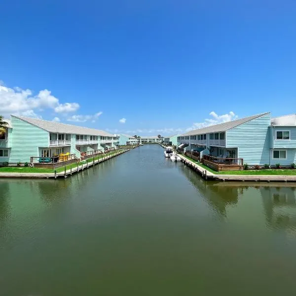 Rockport Waterfront Condo with a View, hotel in Rockport