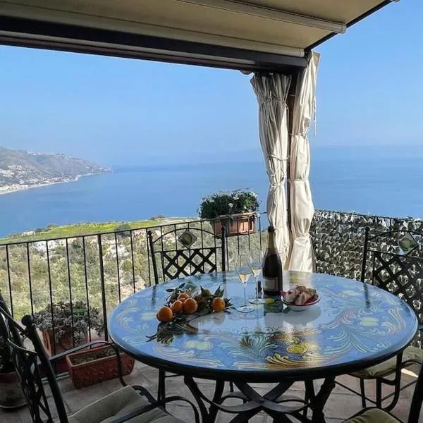 DIMORA DISIU - Jacuzzi & Sea View - 4 minuti a piedi dal centro, khách sạn ở Taormina