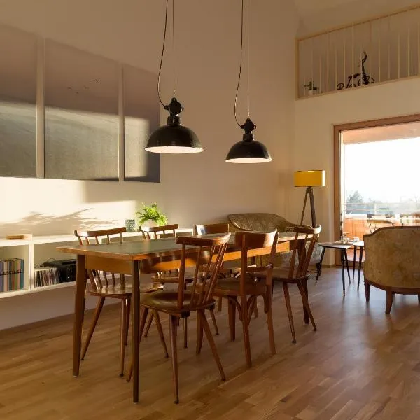 Gamsfels Josephine Galeriewohnung, hotel v destinaci Langen bei Bregenz