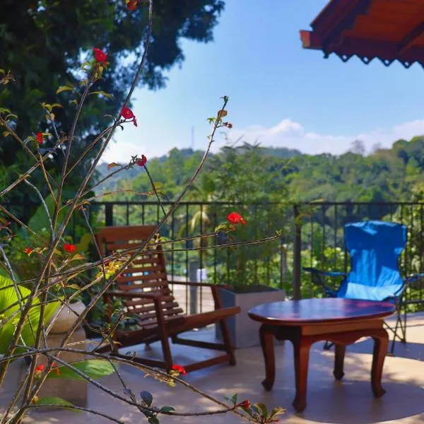 Hideaway Homestay kandy, hotell sihtkohas Haloluwa
