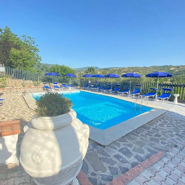Serra Marina Rooms and Apartments, hotel din Santa Maria di Castellabate