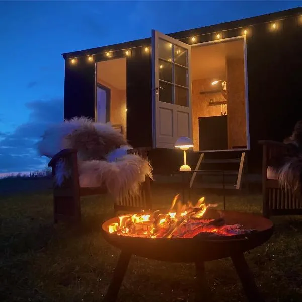 Cozy Tiny House on a farm, hotel in Kirke-Hyllinge