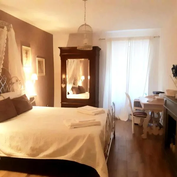 Livia s Charming House – hotel w mieście Trevignano Romano