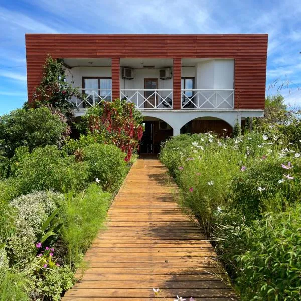 Teanehi Bed & Breakfast, hotel v destinaci Hanga Roa