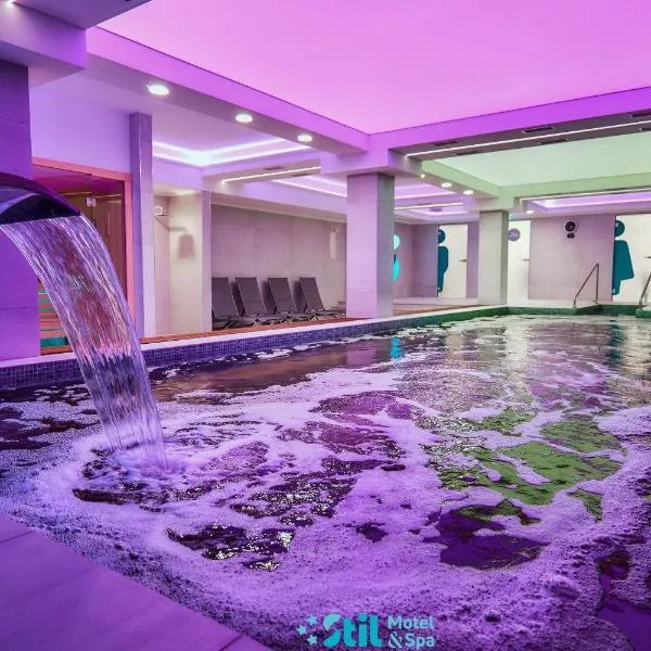 Stil Motel & Spa, hotel en Tăşnad