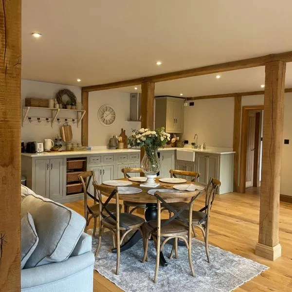 Hideaway Barn Coltishall Norfolk broads, hotel in Coltishall