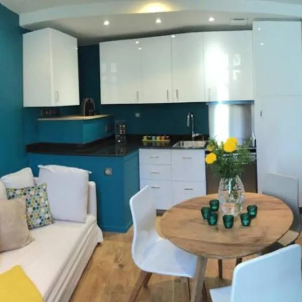 AJOUCADOU le nid, hotel v destinaci Lourmarin