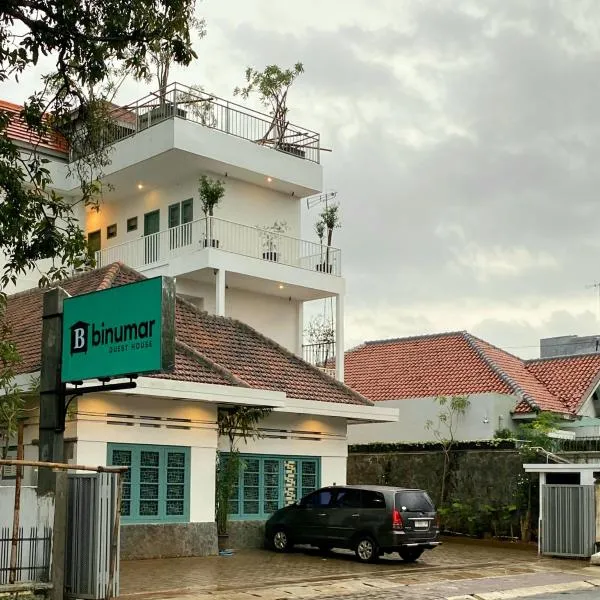 BINUMAR GUEST HOUSE PEKALONGAN، فندق في بيكالونغان