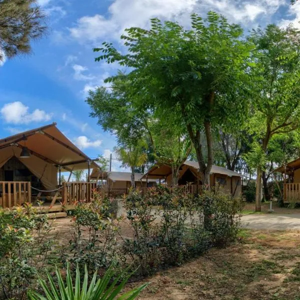 Glamping -Bungalows El Faro, hotel v destinaci Conil de la Frontera