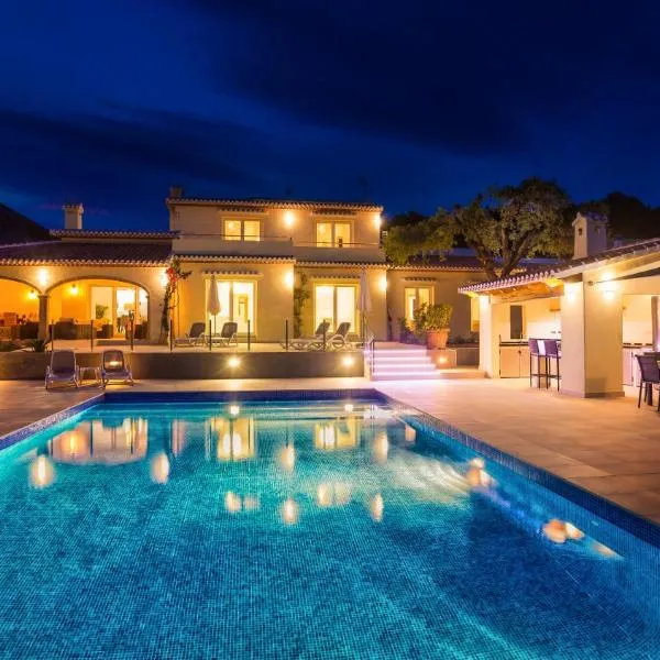 Casa Juana is a modern, luxury, exclusive, 6 bedroom villa., hotel in Jávea
