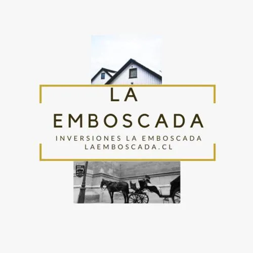 Casas y departamentos en el huerto de "LaEmboscadapuntocl" – hotel w mieście Los Tiuques