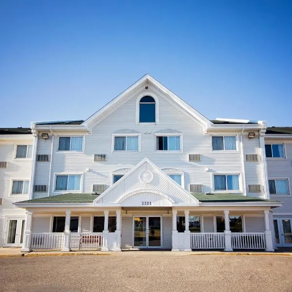 Travelodge Suites by Wyndham Regina - Eastgate Bay: Pilot Butte şehrinde bir otel