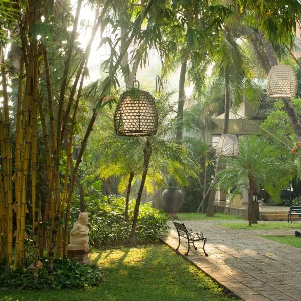 Bumi Surabaya City Resort, מלון בסוראבאיה