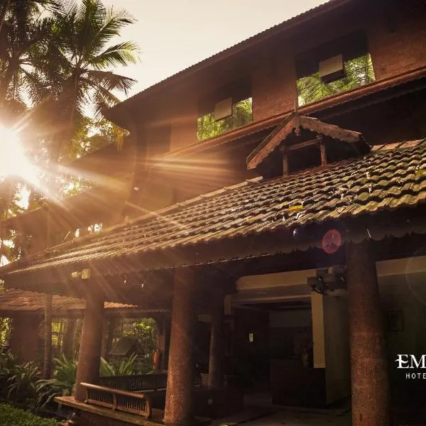 Emarald Resort, hotel en Angādipuram