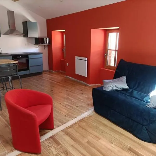 Superbe appartement au cœur du village, hotel a Largentière