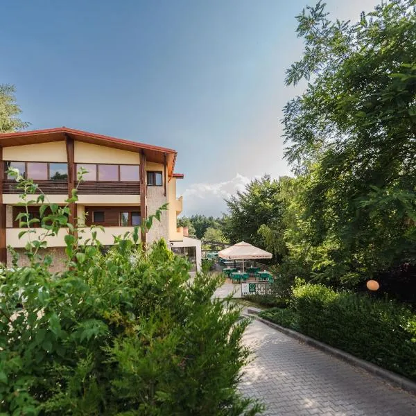 La Mesteceni & Loc cu Stări de Bine, SPA adult only, hotel a Şuţu