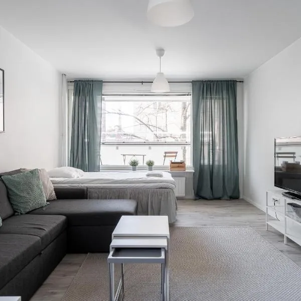 Spacious Downtown Apartment with Balcony next to Restaurants - Hosted by 2ndhomes, hotel v destinaci Tampere