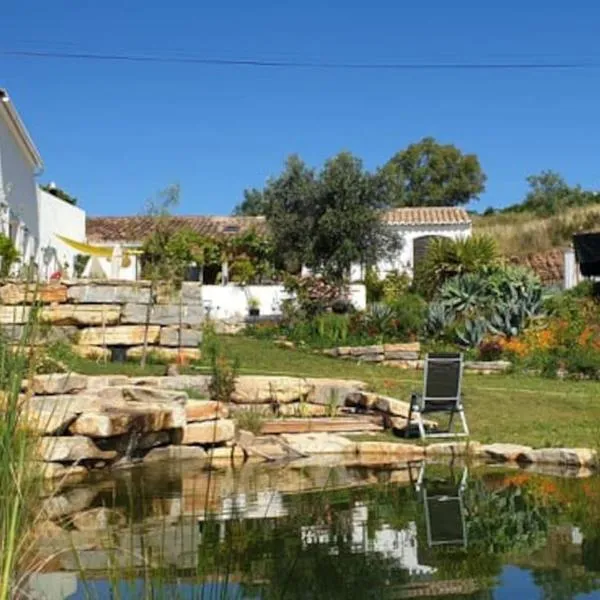 Lemontree house set in the countryside., hotel a Água de Tábuas