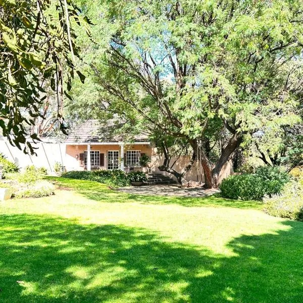 Farm stay at Saffron Cottage on Haldon Estate, hotel in Bloemfontein
