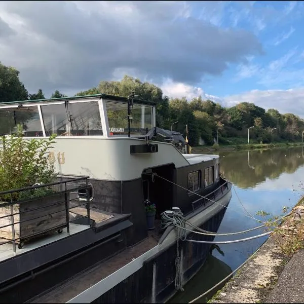 Péniche Rayclau, hotell i Rebecq-Rognon