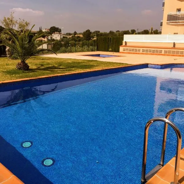 Turó de Tjelle, hotell i L'Ampolla