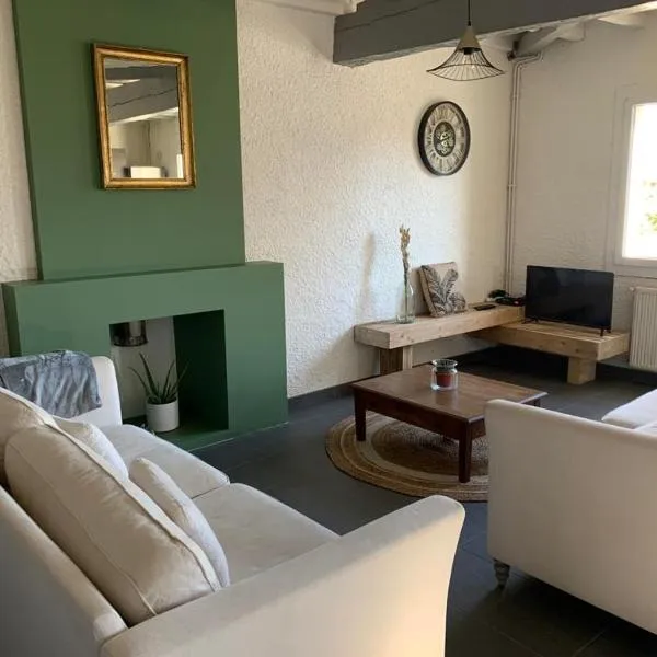 Maison de campagne chez Tatiana, khách sạn ở Adé