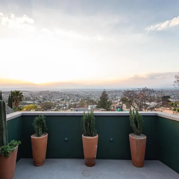 PANORAMA DE LA PARROQUIA Amazing Sunsets! Triplex 4BR Centro Home with Rooftop Parroquia Views, hotel a San Miguel de Allende