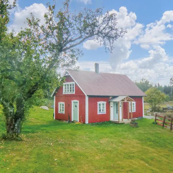 Stunning Home In Ödeshög With Kitchen, hotel v destinaci Ödeshög
