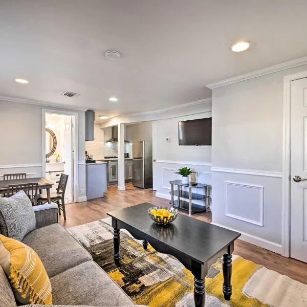 Bay Shore Vacation Rental about 7 Mi to the Beach, Hotel in Bay Shore