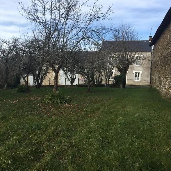 La Mirabelle, hotel em Saint-Pierre-de-Fursac