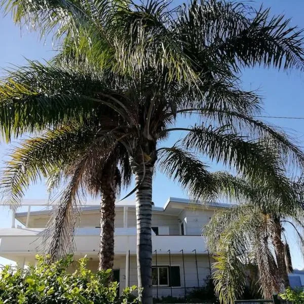 Panoramico, in villa, grande, con ampie terrazze, hotel em Caulonia Marina