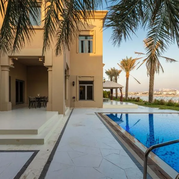 Maison Privee - Exclusive Villa with Private Pool, Garden & Beach โรงแรมในดูไบ