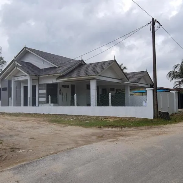 OLIA MEDINA KERTEH 4 BILIK HOMESTaY, hotel v destinaci Kampong Kemaman