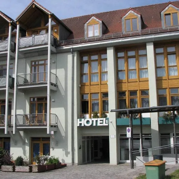 Hotel am Hof, hotelli kohteessa Dorfen