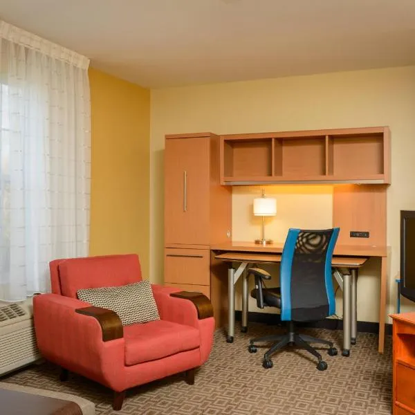 TownePlace Suites by Marriott Fort Meade National Business Park، فندق في Severn