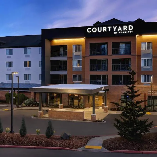 Courtyard by Marriott Portland Southeast/Clackamas, отель в городе Клакамас