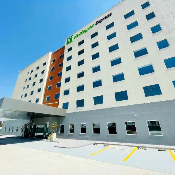 Holiday Inn Express - Guadalajara Vallarta Poniente, an IHG Hotel, hotel v destinácii La Venta del Astillero