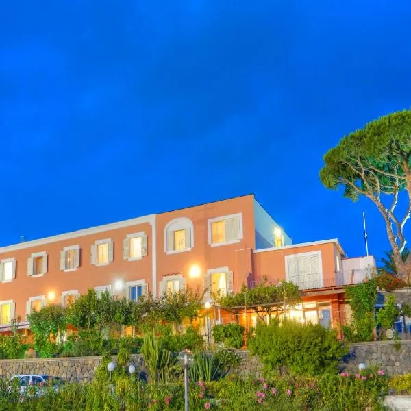 Hotel Villa Mena, hotel u gradu 'Lacco Ameno'