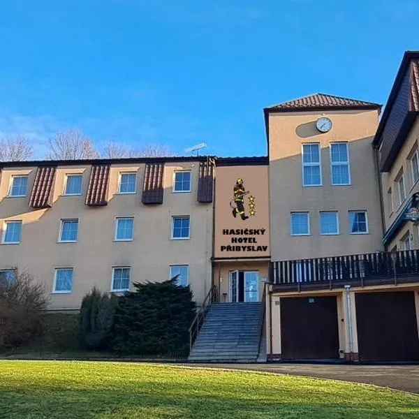 Hasičský hotel Přibyslav, hotel in Polná