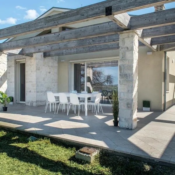 Villa Tramonto - Camerano, meravigliosa villa con giardino panoramico, hotel a Camerano