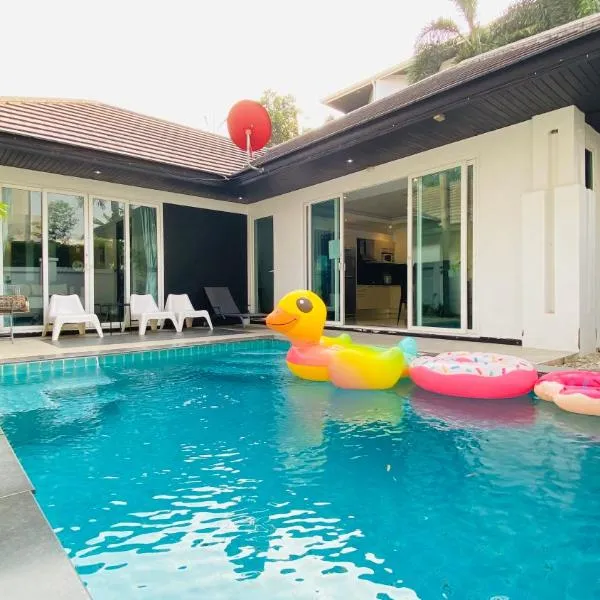 Pool Villa Pattaya Jomtien Beach - Palm Oasis C4, hotel v destinaci Jomtien pláž