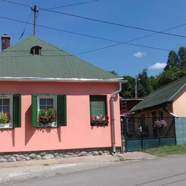 Liána Vendégház, hotel in Hangony