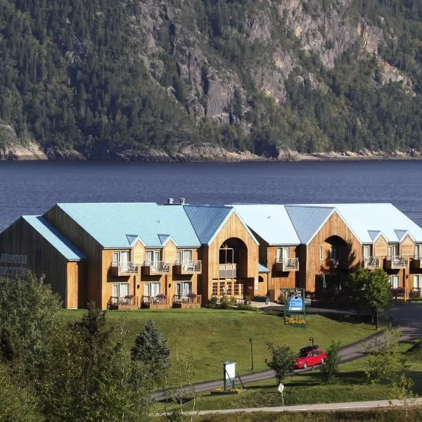 BATTURES Hotel Fjord Saguenay, hotel v destinaci La Baie