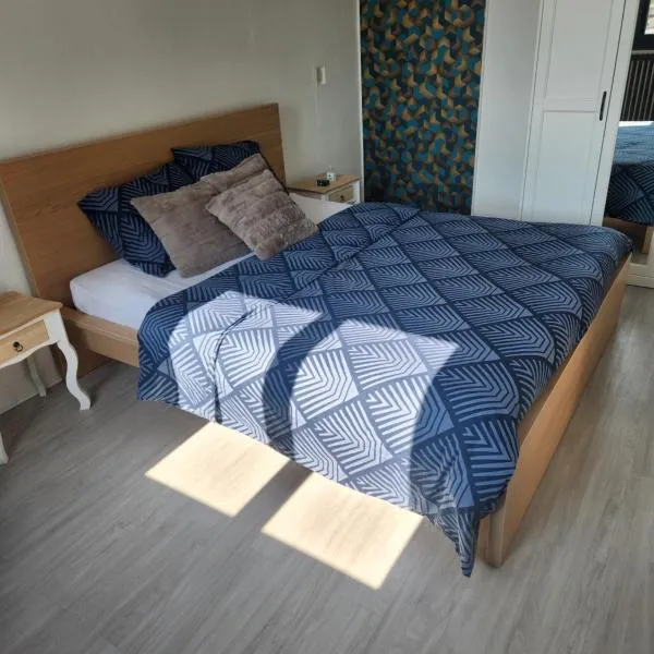 LOCATION T2 – hotel w mieście Chenac-sur-Gironde