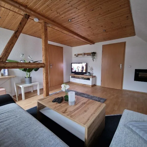 Ferienwohnung Haus Sonnenblick, hotel v destinaci Burkhardtsdorf