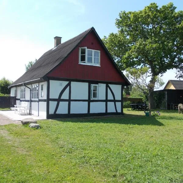 Paradiset Holiday House, hótel í Vejrø