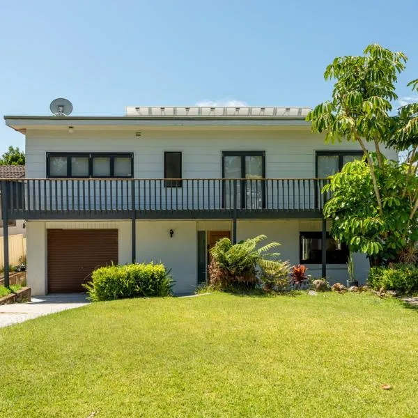 Central Coast-Spacious House 5 minutes drive to beach, hotel v destinaci Tumbi Vmbi