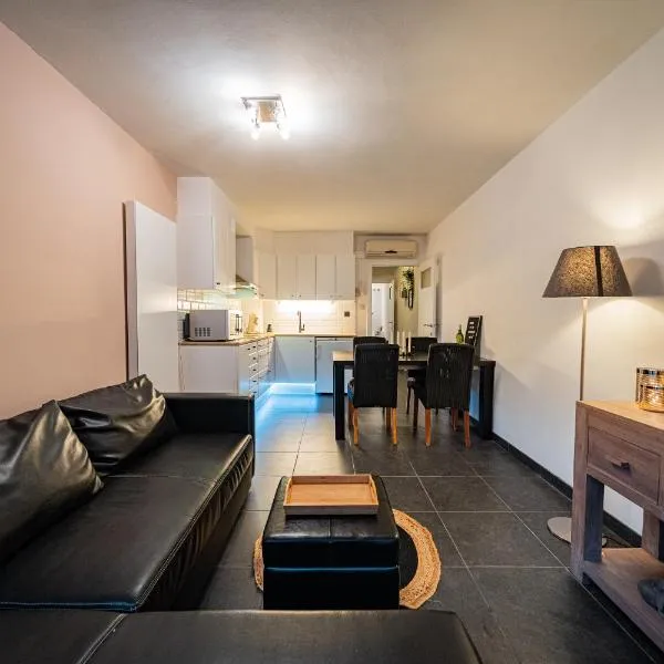 Appartement Miete - dichtbij strand en winkels, hotel in Bredene