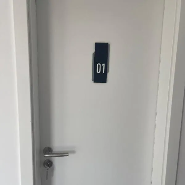 ROYAL APARTMENTS, hotel v destinácii Lunca de Sus