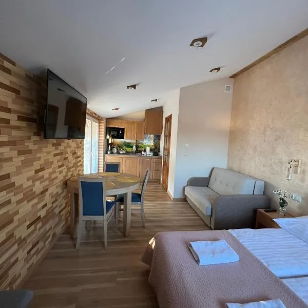 Apartament Vanessa 2 u podnóża gór, nad jeziorem Czorsztyńskim, hotel v destinaci Harklowa